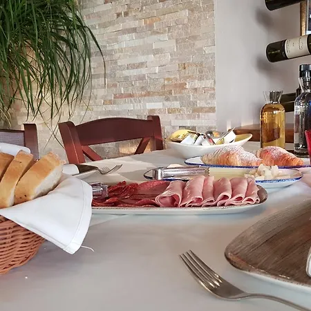 Oda ve Kahvaltı Boutique Luna