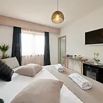 Boutique Luna Bed & Breakfast 3*